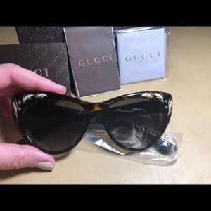 Gucci Mother of Pearl, 3806, Tortoise, NEW